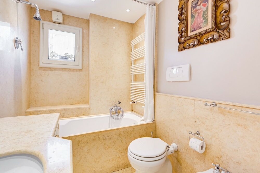 Фото Colosseum Terrace Apartment