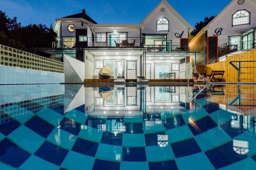 Фото Pool Villa 1-2 Pension