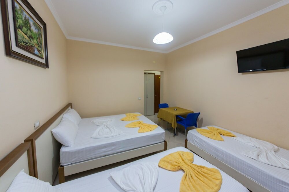 Фото Hotel Vila Misiri