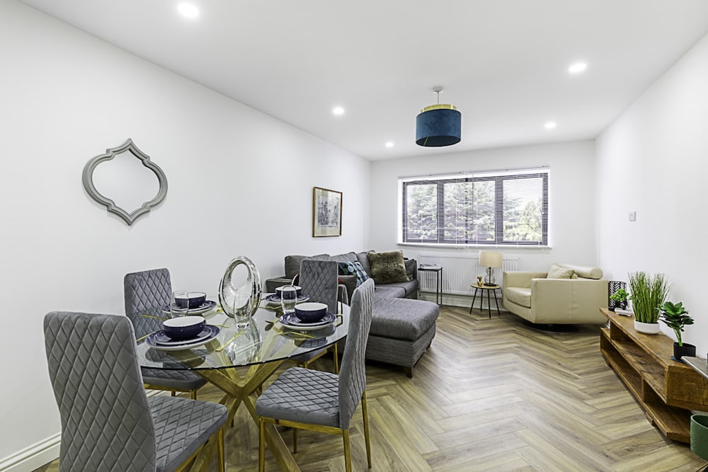 Фото Spacious and Beautiful Apartment In Hanwell