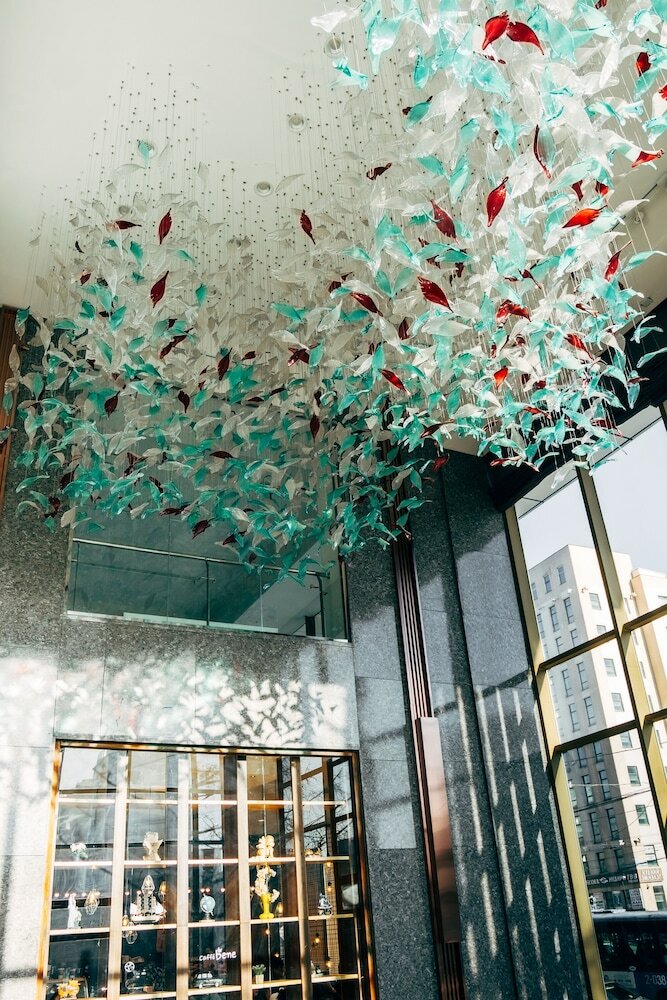 Фото Millennium Plaza Hotel