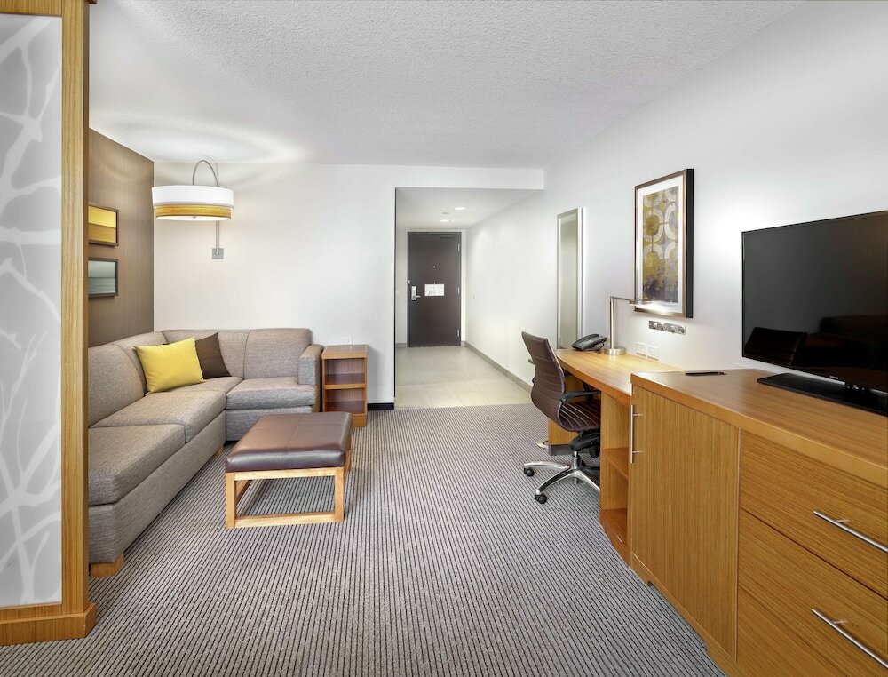 Фото DoubleTree by Hilton Edmonton Downtown