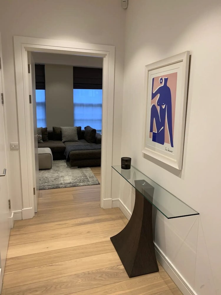 Фото Beautiful 2 Bedroom Flat With Terrace in Fulham