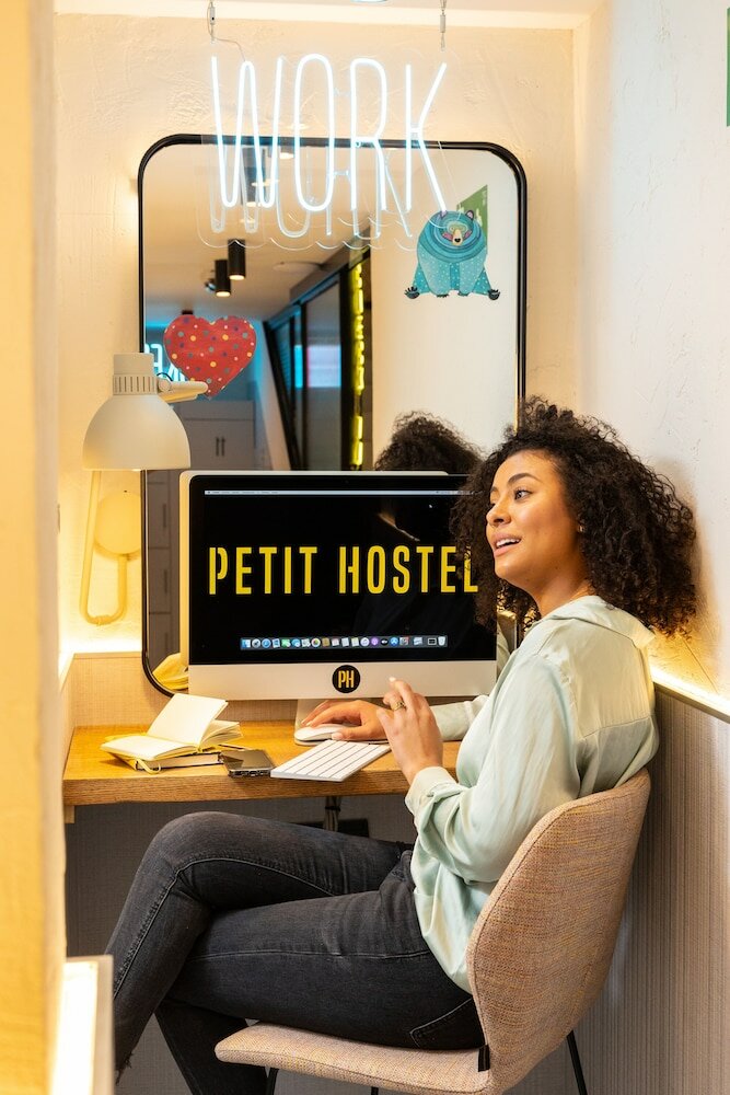 Фото Petit Hostel Palacio Real