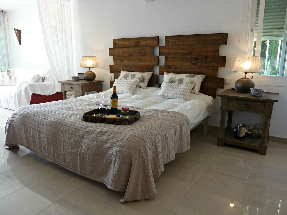 Фото Villa Breeze Boutique Guest Rooms Marbella