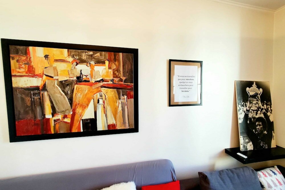 Фото Bright & Cosy One-bed Apartment