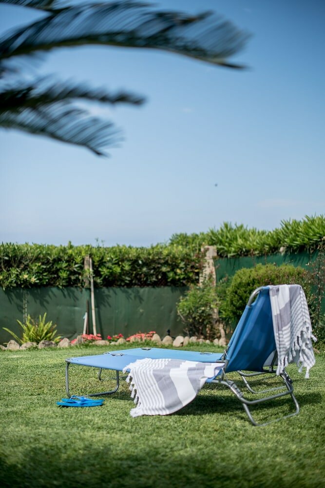 Фото Oikia Eleanthi - Beachfront Garden Home