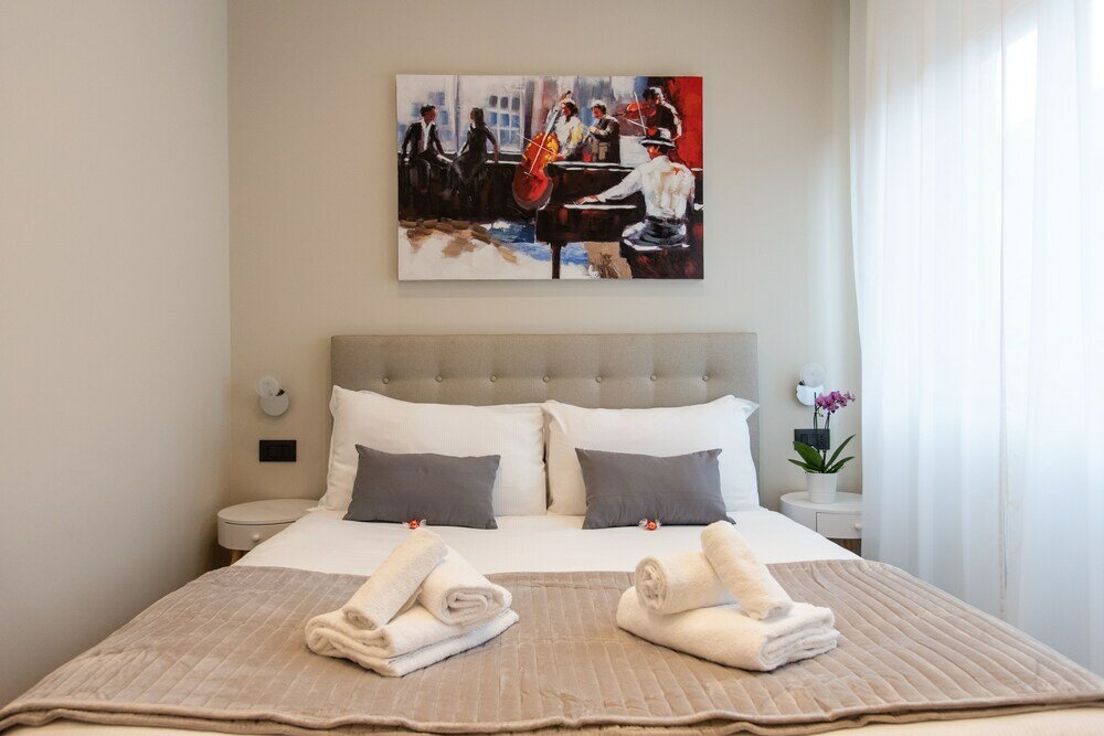 Фото Xxiv Domus Luxury Suites