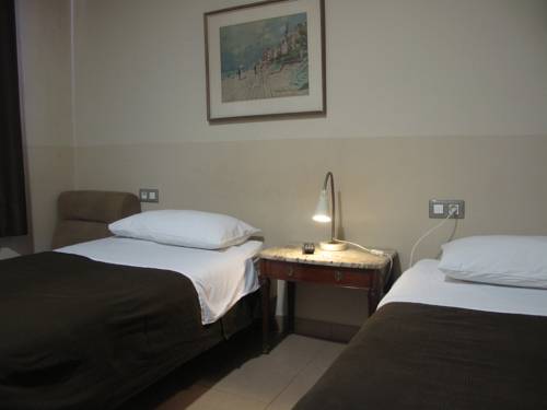 Фото Hostal Lk Barcelona