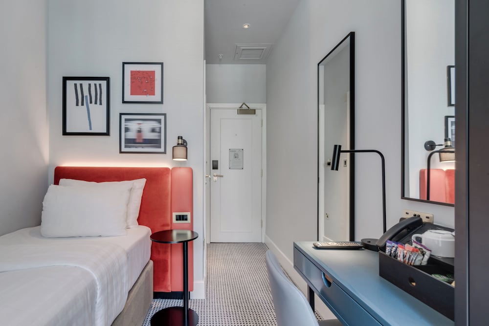 Фото Mornington London Kensington