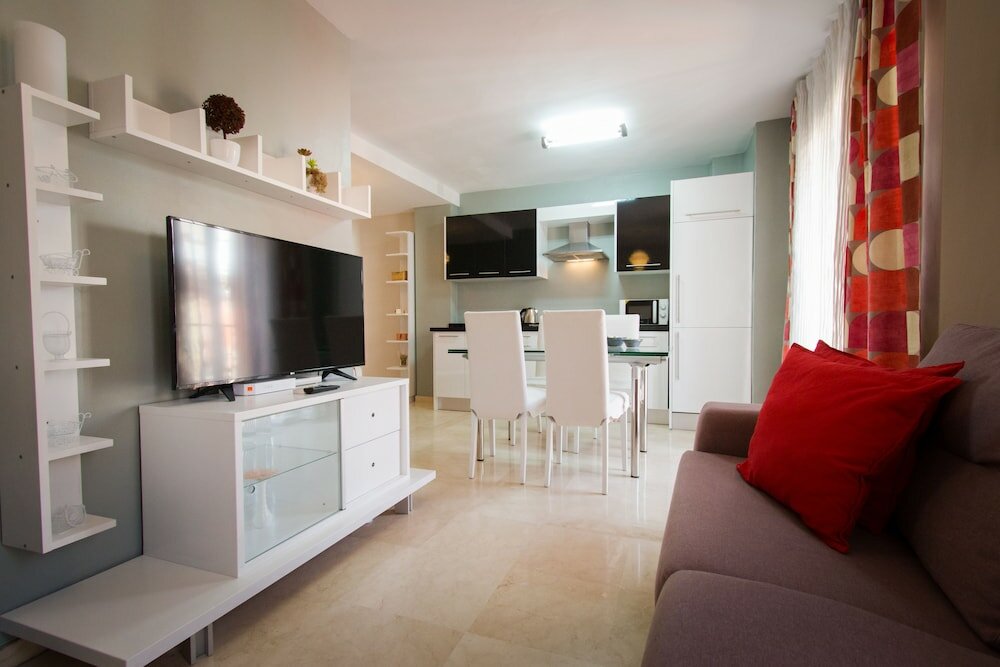 Фото Holidays2Malaga Train Station Area Apartments