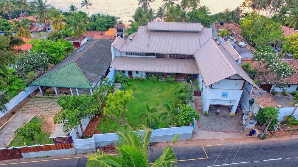 Фото R Degrees - Ambalangoda