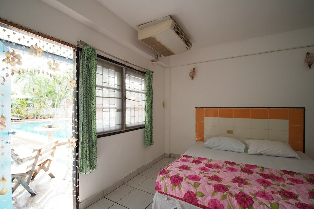 Фото Oyo 1004 Naklua Mansion