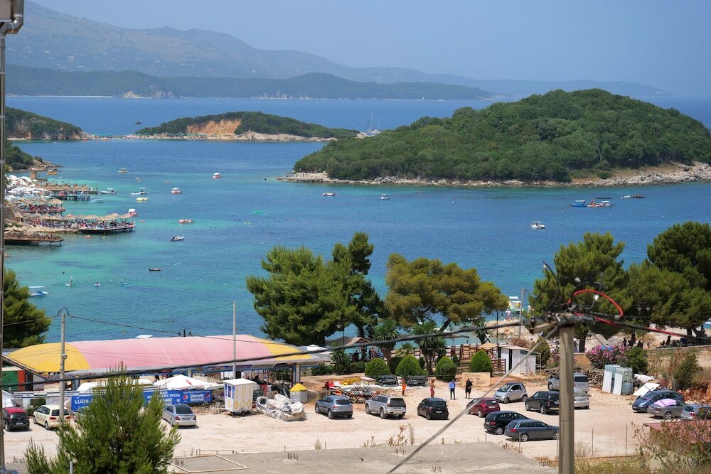 Фото 3 Island Hotel