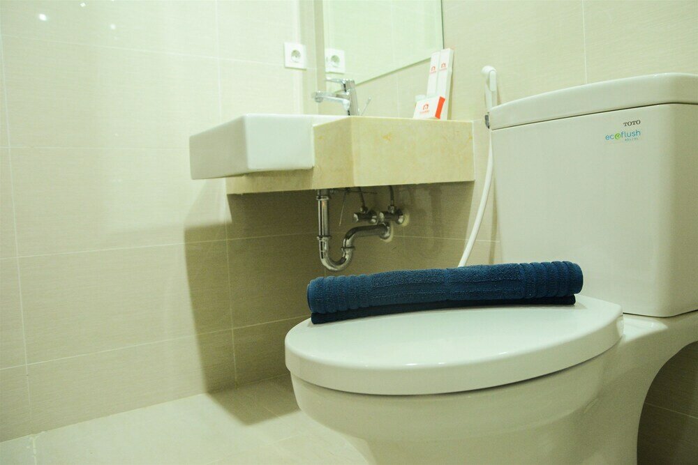 Фото Modern City View Studio Apartment at Puri Mansion