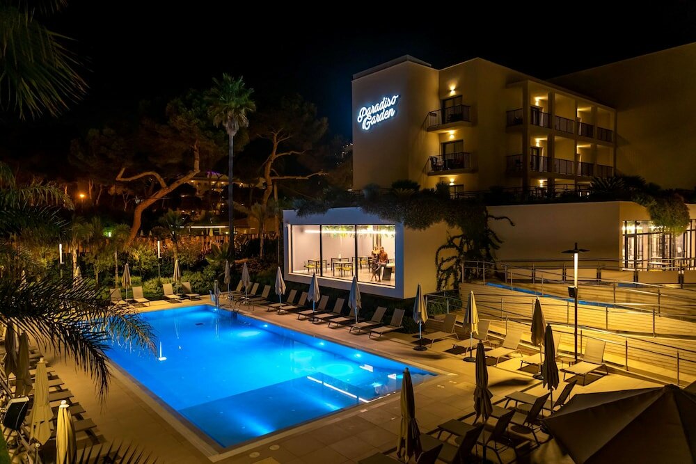 Фото отеля 1