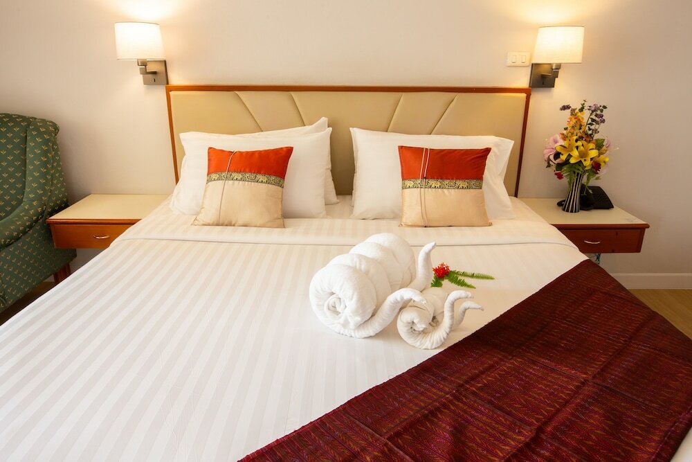 Фото Surin Majestic Hotel