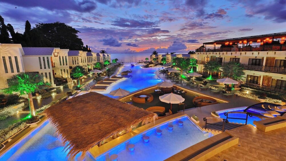 Фото Vannee Golden Sands Beachfront Resort