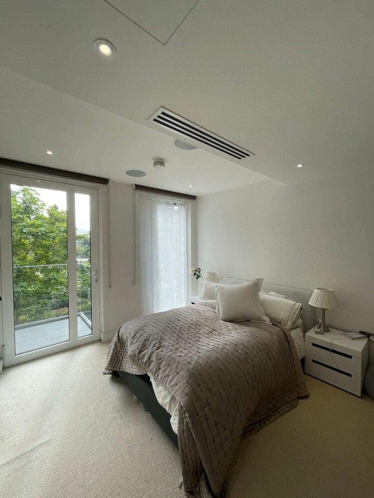 Фото Chic 1bd Flat by the River Thames - Fulham!