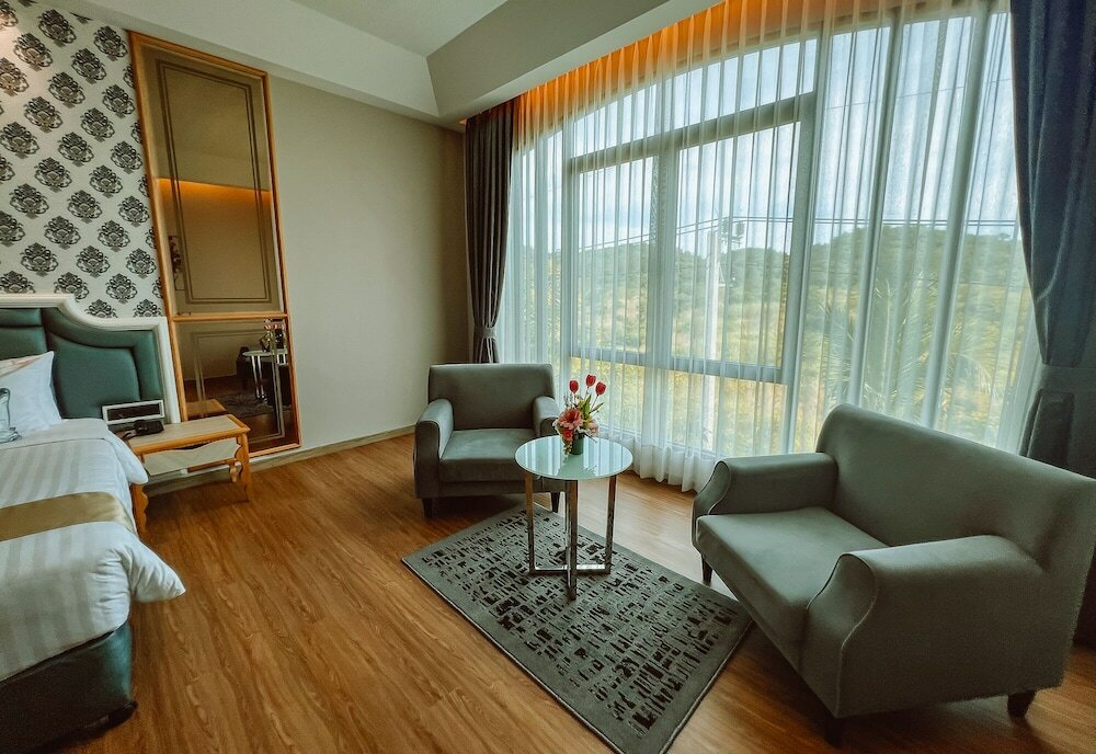 Фото Grand Lord Hotel& Residence