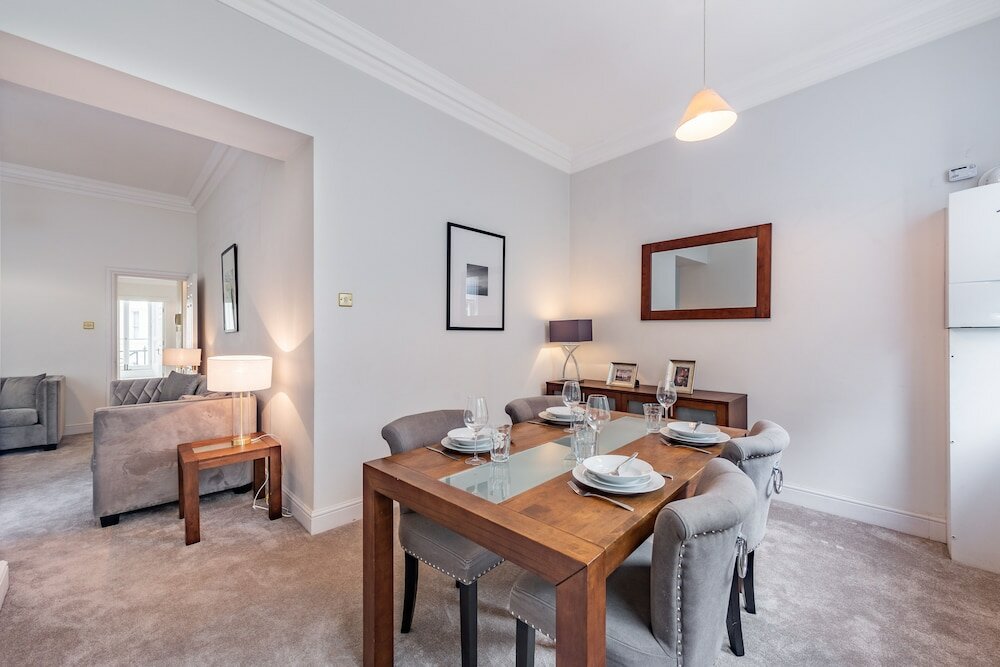 Фото Somerset Court Apartments