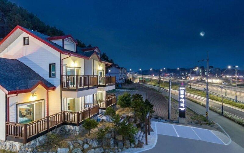 Гостиница Uljin Blue Ara Pension