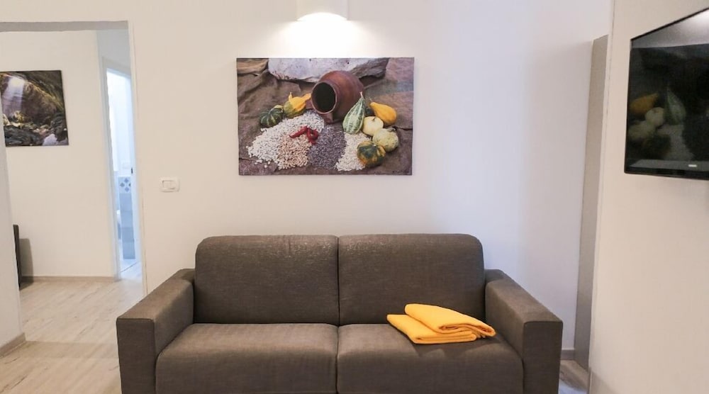 Фото Ailanthus Holiday Suites