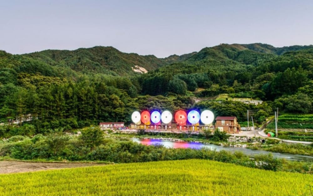 Фото Geochang Windmill Village Pension