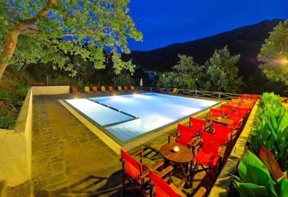 Фото Hotel pool bar Tsigoura