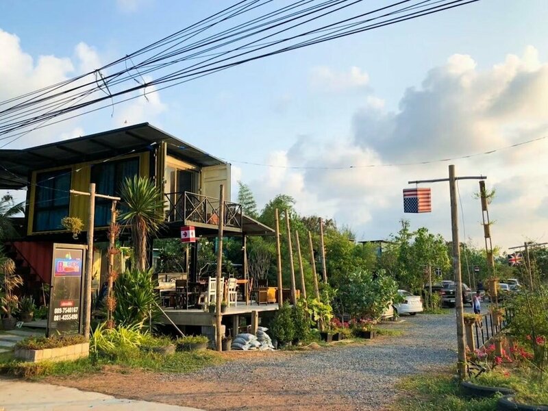 Гостиница Beach Box Resort at Rimlay Rayong