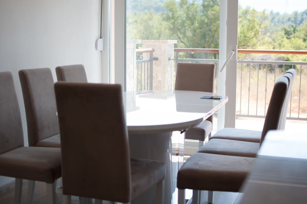 Фото Hvar-Holiday Apartments