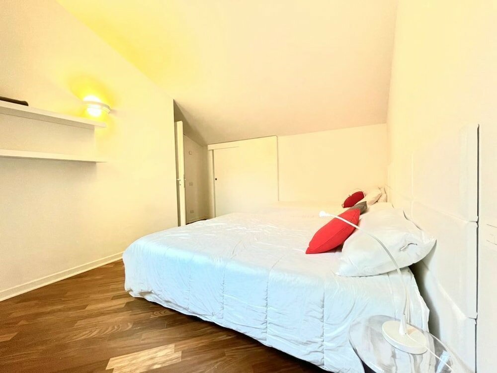 Фото Large modern 2-storey house in the heart of Verona