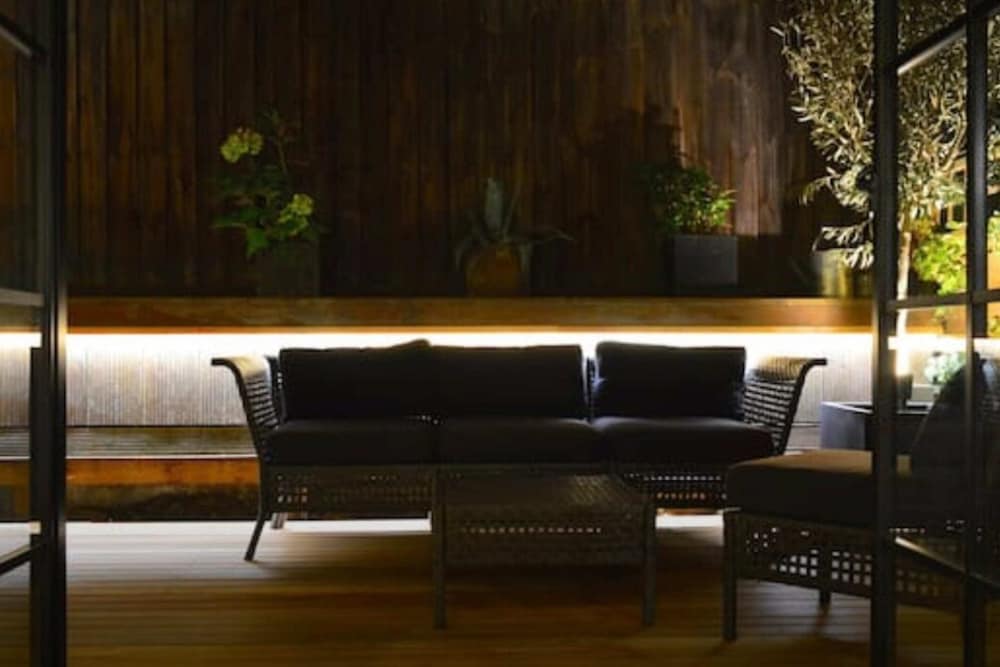 Фото Stylish Newly Refurbished 2 Bedroom Flat With Terrace