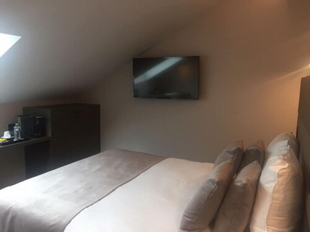 Фото Van Der Valk Hotel Charleroi Airport