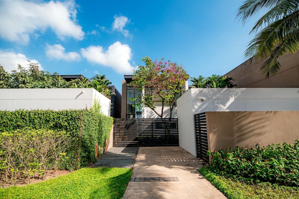 Фото Beachfront Villa Danang Beach