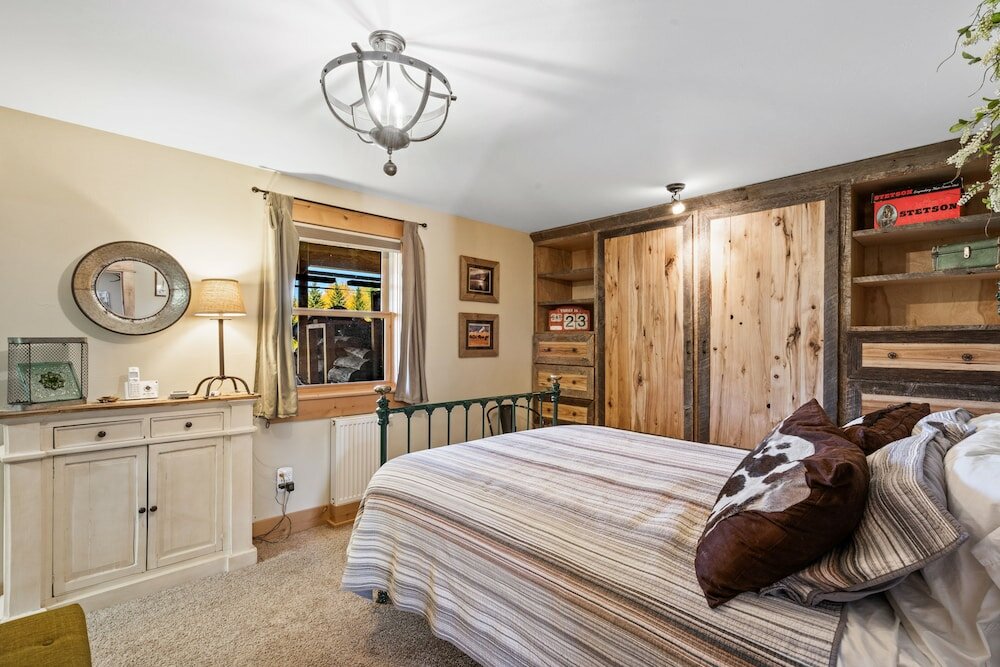 Фото The Big House at Bunk House