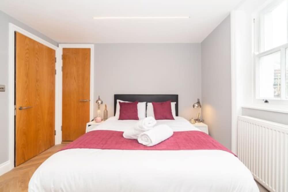 Фото Pml Apartments Southwick Street