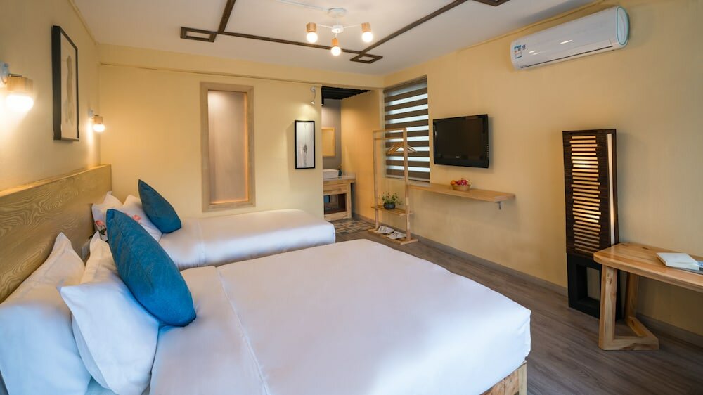 Фото Floral Joy Cat Hotel