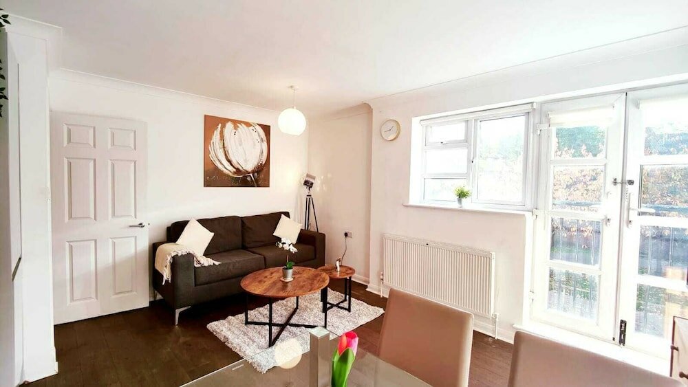 Фото Aldgate Flats in E1