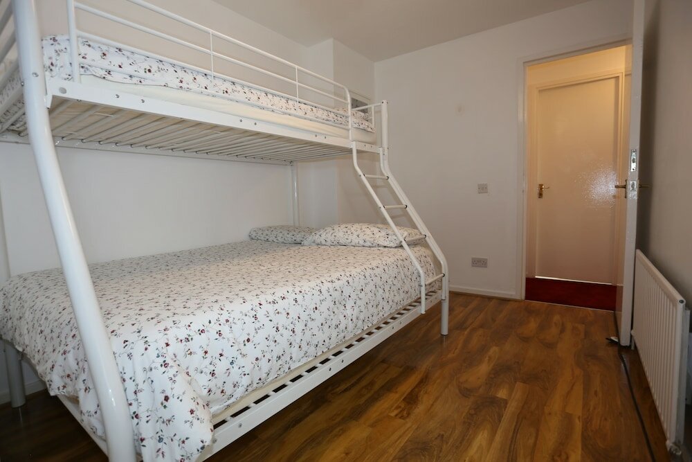 Фото Beautiful 3 Beds House - Thamesmead