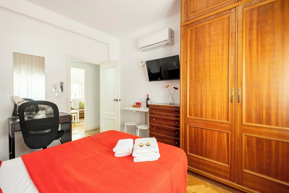 Фото Madrid center room just 3 metro stops