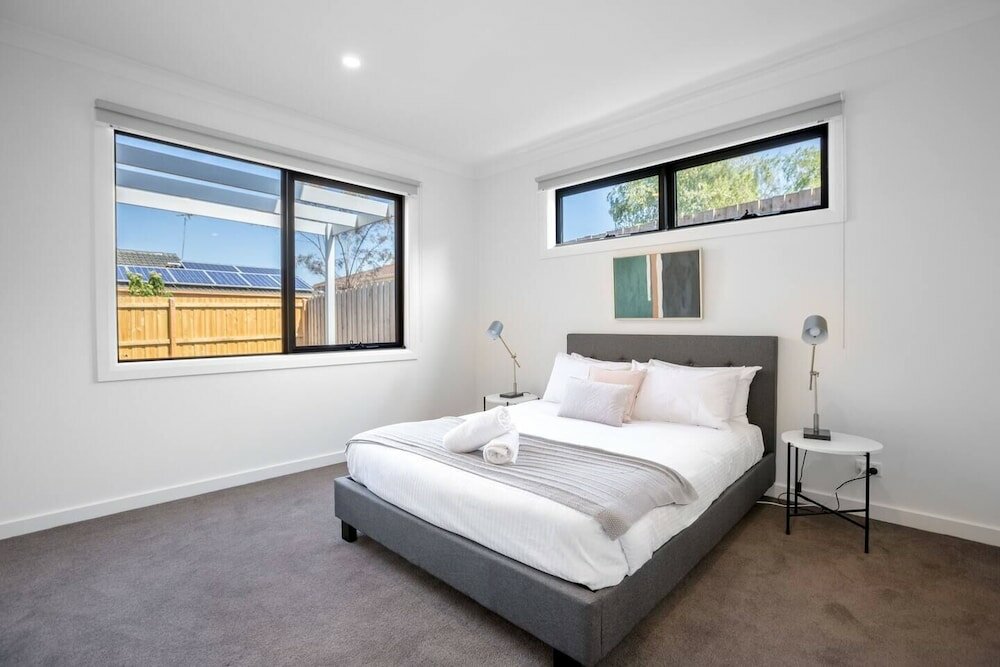 Фото WoW Factor! luxe 4br Townhouse@glen Waverley