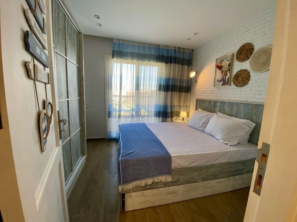 Фото Seven Seasons Hospitality