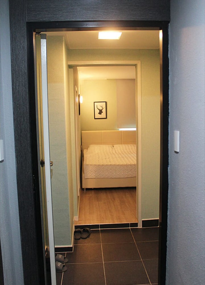 Фото Yeosu Hi and J Guest House