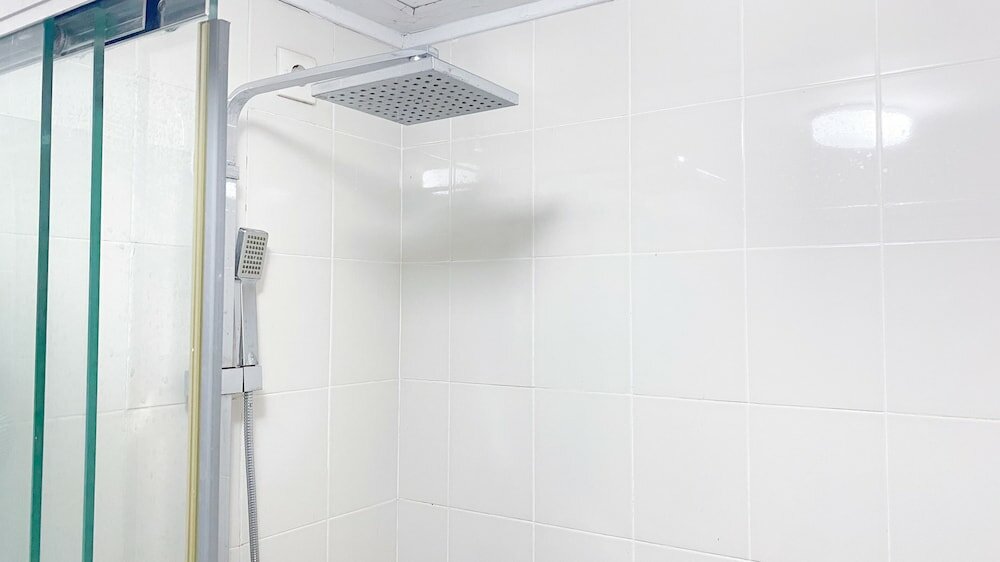 Фото Spacious And Homey 3Br At Seasons City Apartment