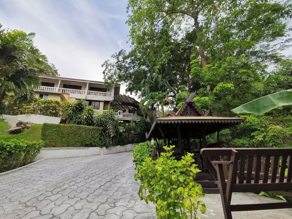 Фото On The Hill Karon Resort