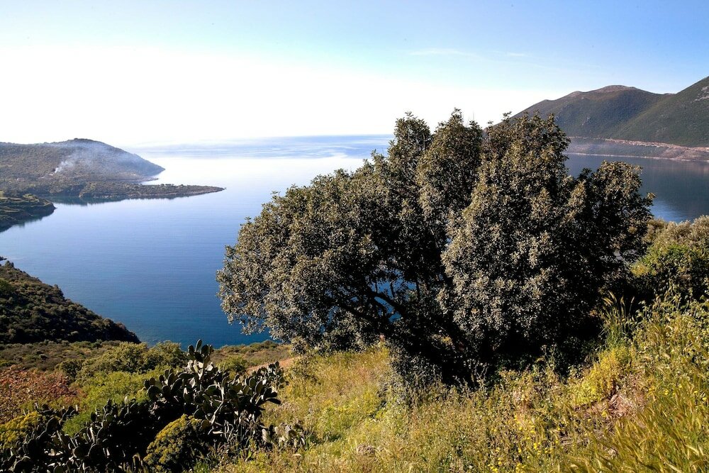 Фото Unique Hideaway with Serene Panoramic views