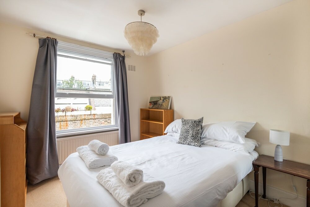 Фото Panoramic Family Home in Maida Vale