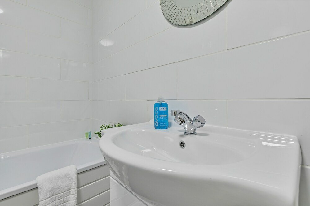 Фото Seabright Townhouse by My Getaways Parking for one car