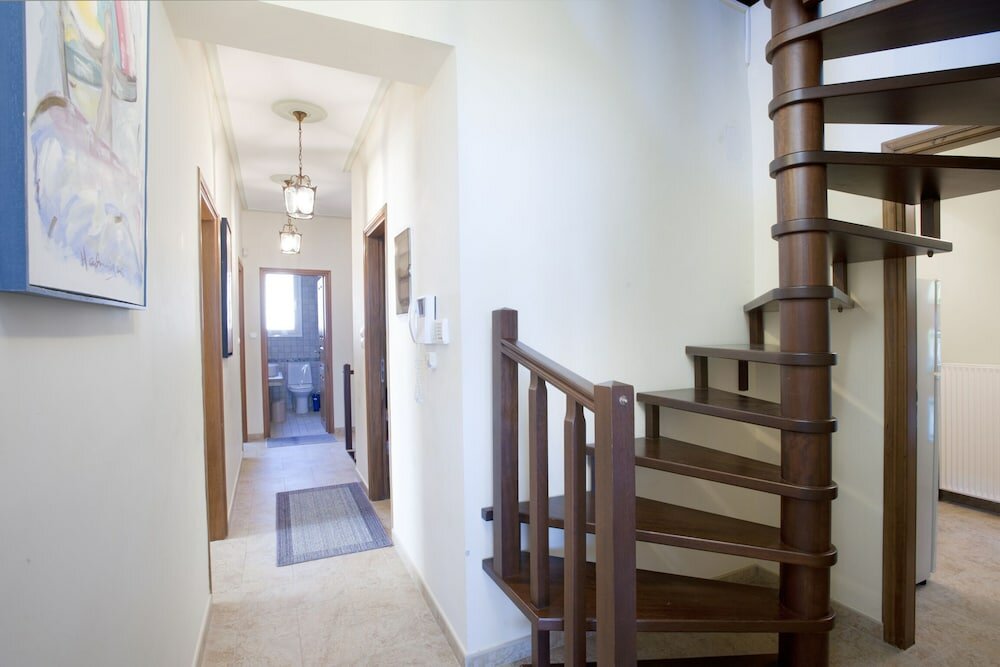 Фото Spacious villa at Ilia Edipsou